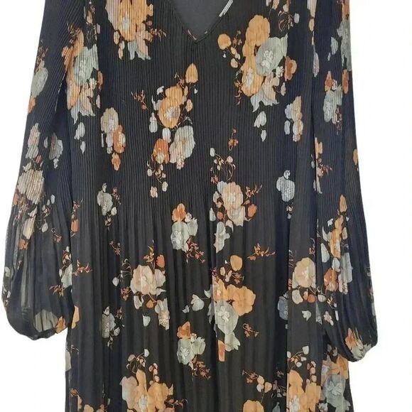 Black Tape Women's Pleated Black Poly Chiffon V-Neck Long Sleeve Relaxed Fit Lin - Picture 9 of 13